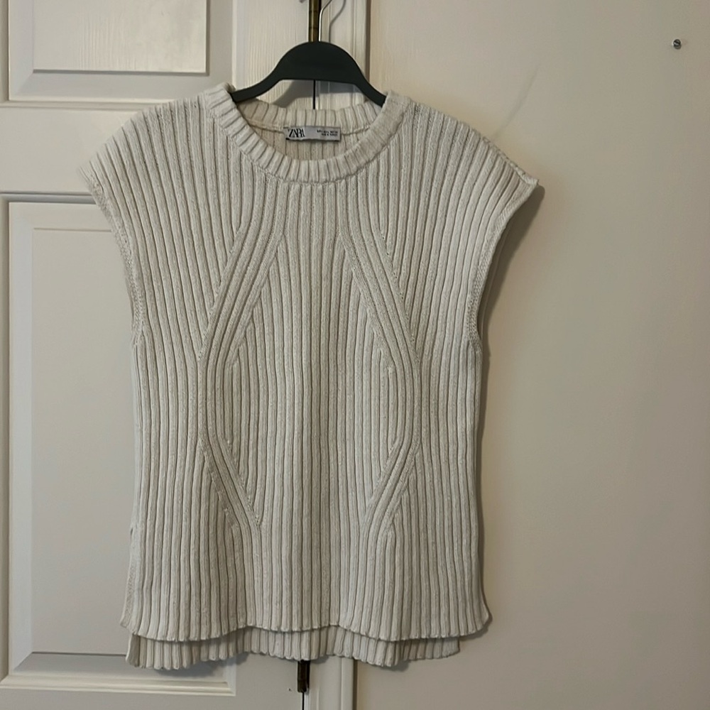 Zara sweater size L